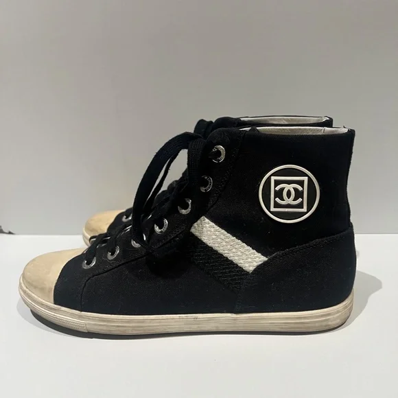 靴 CHANEL Canvas highcat CHANEL | Shoes | Chanel Canvas Cc High Top Sneakers | Poshmark